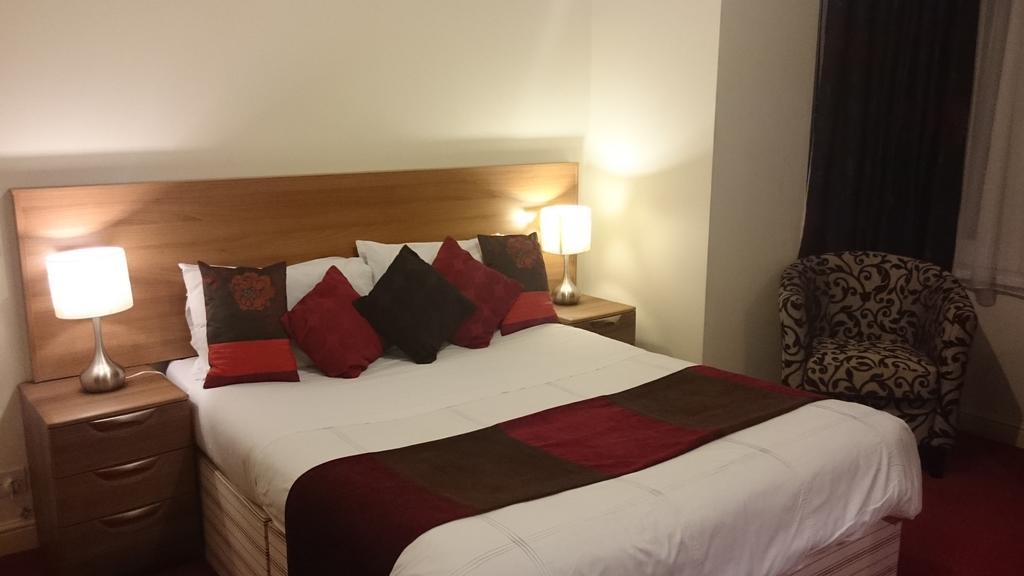 Gateway Express Hotel Newport  Room photo